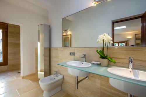 Beautiful 5 Star Villa With Private Pool, Ibiza Villa 1040