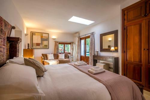 Beautiful 5 Star Villa With Private Pool, Ibiza Villa 1040