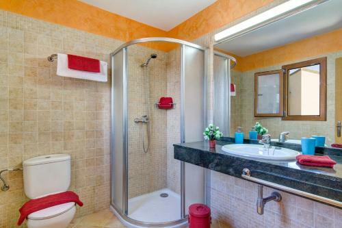 Ibiza 4 Bedroom Villa, Cala'n Blanes