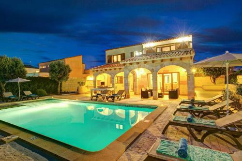 Mares 4 Bedroom Villa, Cala'n Forcat
