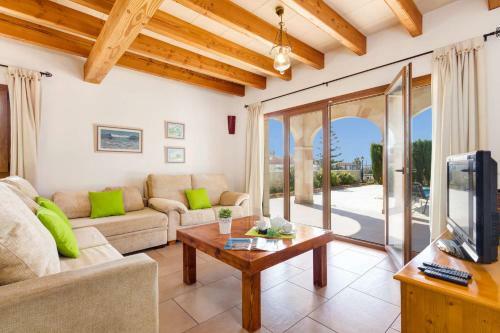 Mares 4 Bedroom Villa, Cala'n Forcat