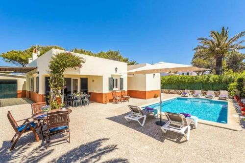 Cala Blanca Villa Sleeps 6 With Pool Air Con And Wifi