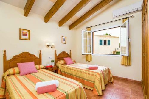 Cala'n Blanes Villa Sleeps 6 With Pool Air Con And Wifi