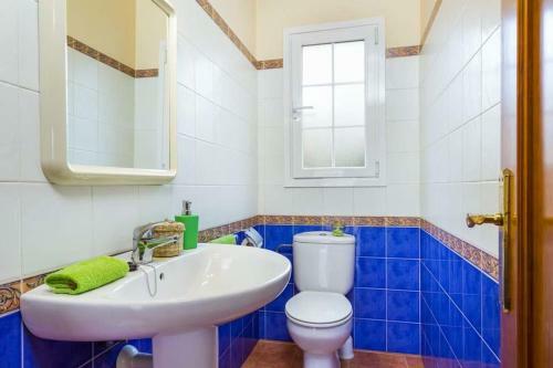 Cala'n Blanes Villa Sleeps 6 With Pool Air Con And Wifi