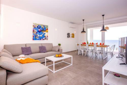 Aguamarina 4 Bedroom Villa, Cala'n Forcat