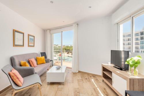 5 Soles 4 Bedroom Apartment, Santandria