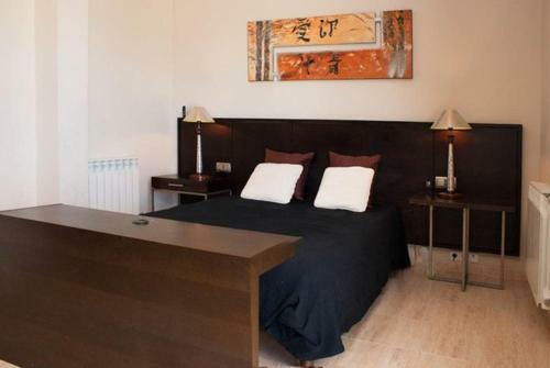 Segur De Calafell Villa Sleeps 8 Pool