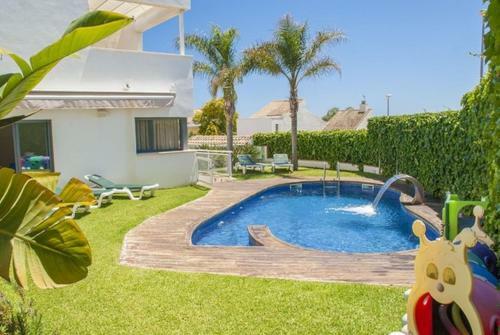 Segur De Calafell Villa Sleeps 8 Pool