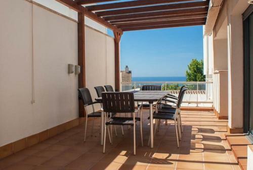 Segur De Calafell Villa Sleeps 8 Pool