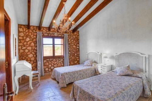 S'horta Villa Sleeps 8 Pool Air Con Wifi