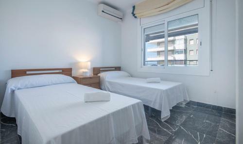R107 Beachfront Apartment In Calafell
