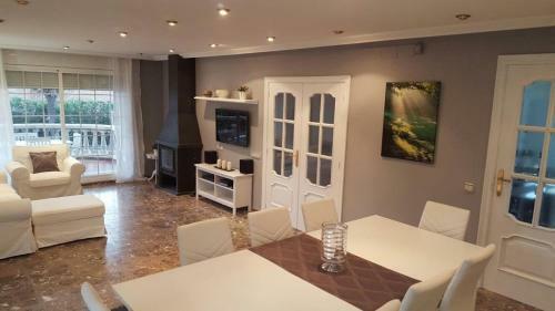 Villa R119 - Casa Alemania