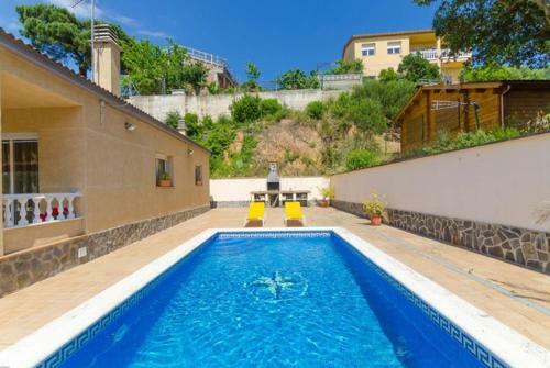 Montbarbat Villa Sleeps 9 Pool Wifi