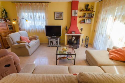Montbarbat Villa Sleeps 9 Pool Wifi