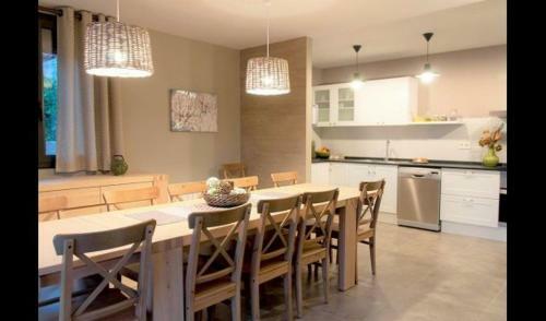 Castellar Del Riu Villa Sleeps 12 With Pool