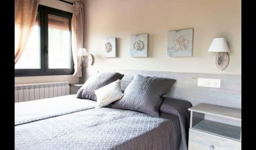 Castellar Del Riu Villa Sleeps 12 With Pool