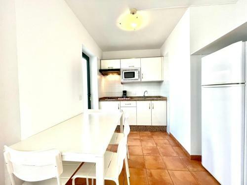 Apartamento Con Dos Dormitorios, Cerca de La Playa En Los Cancajos