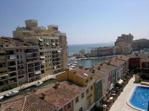 Valencia, Ideally Located 3bed-2bath Apart.few Mints Walk From Beach,pool,shop.