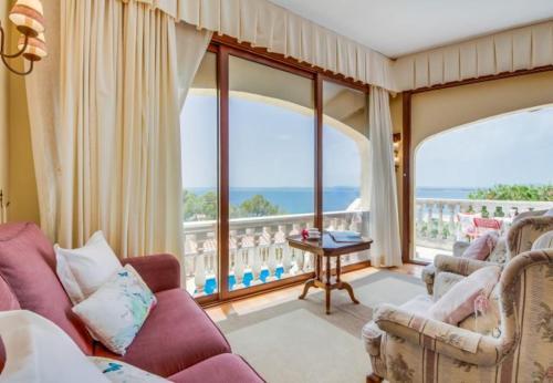 Alcanada Holiday Home Sleeps 5 With Pool And Air Con