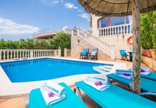 Alcanada Holiday Home Sleeps 5 With Pool And Air Con