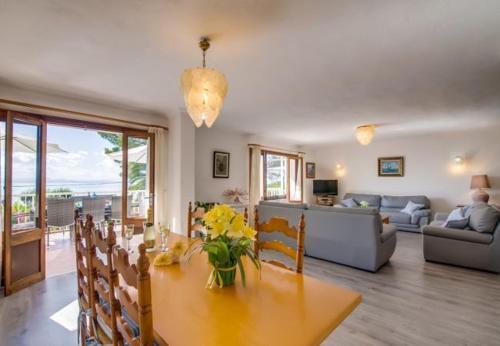 Alcanada Holiday Home Sleeps 7 With Wifi