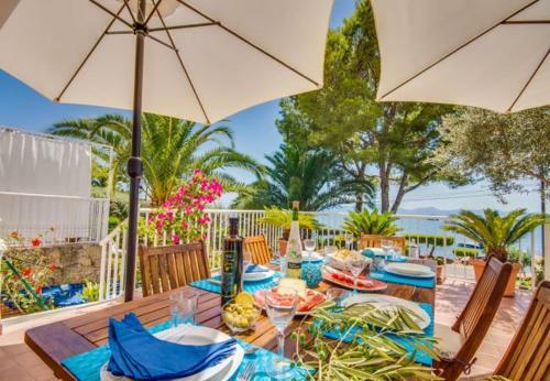 Alcanada Holiday Home Sleeps 6 With Wifi