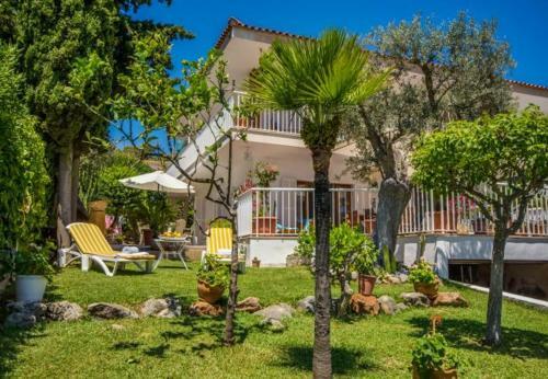 Alcanada Holiday Home Sleeps 6 With Wifi