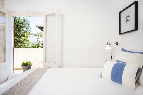 Alcanada Apartment Sleeps 4 With Air Con And Wifi