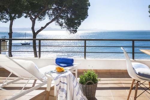 Alcanada Apartment Sleeps 4 With Air Con And Wifi
