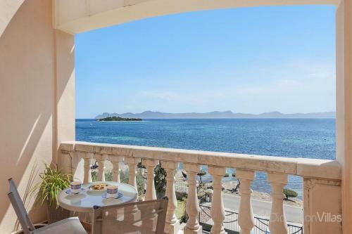 Alcanada Villa Sleeps 8 With Pool Air Con And Wifi