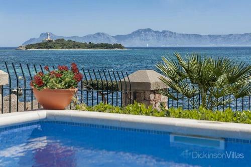 Alcanada Villa Sleeps 8 With Pool Air Con And Wifi