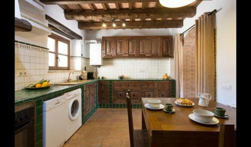 Villa In L'arbocar de Baix Sleeps 9 With Pool