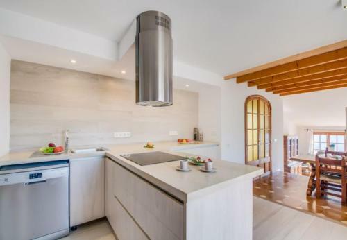 Font de Sa Cala Holiday Home Sleeps 10 With Pool