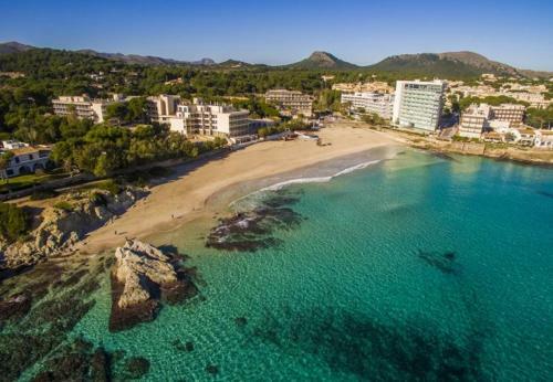 Font de Sa Cala Holiday Home Sleeps 10 With Pool