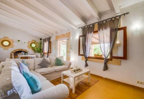 Font de Sa Cala Holiday Home Sleeps 4 With Pool And Wifi