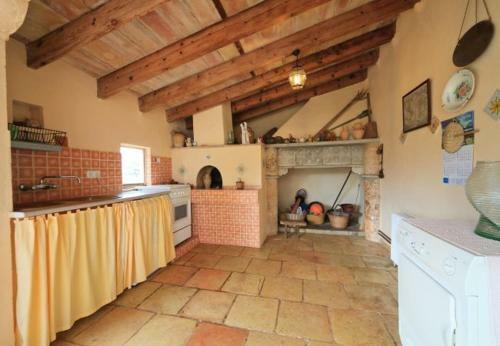 Santa Margalida Villa Sleeps 6 With Pool