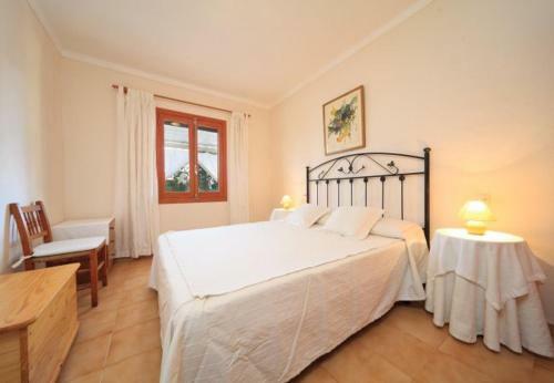 Santa Margalida Villa Sleeps 6 With Pool