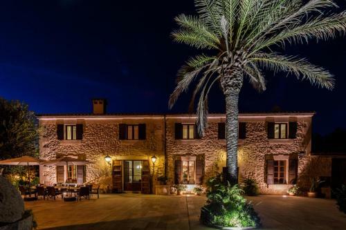 Sa Pobla Villa Sleeps 14 With Pool And Air Con