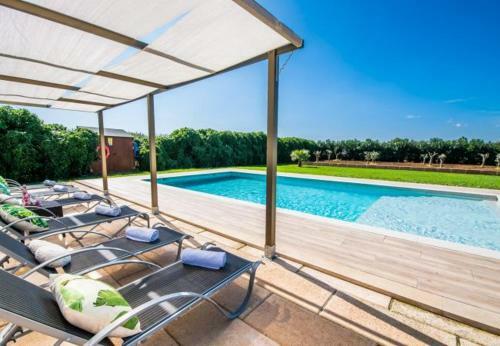 Sa Pobla Villa Sleeps 6 With Pool Air Con And Wifi