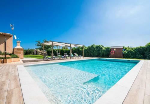 Sa Pobla Villa Sleeps 6 With Pool Air Con And Wifi