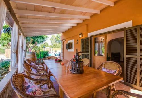 Cala Mesquida Holiday Home Sleeps 5 With Pool And Wifi
