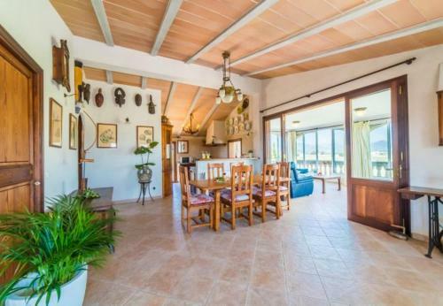 Sa Pobla Holiday Home Sleeps 6 With Pool And Wifi