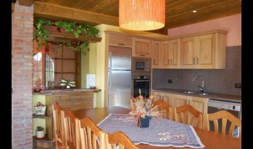 L'espunyola Villa Sleeps 19 With Pool
