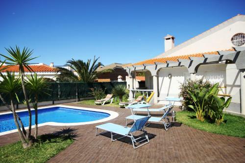 Riumar "four Seasons", 200m To Beach, Private Pool, On-site-service, Dog Beach