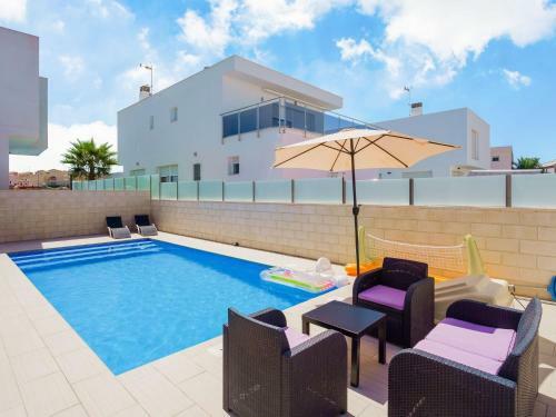 Splendid Villa In Gran Alacant With Private Swimming Pool