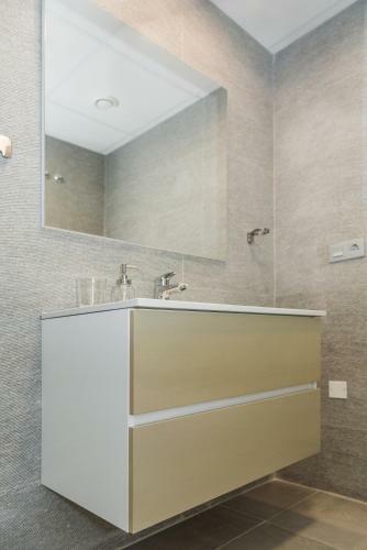 Sea And Mountain View Apartment