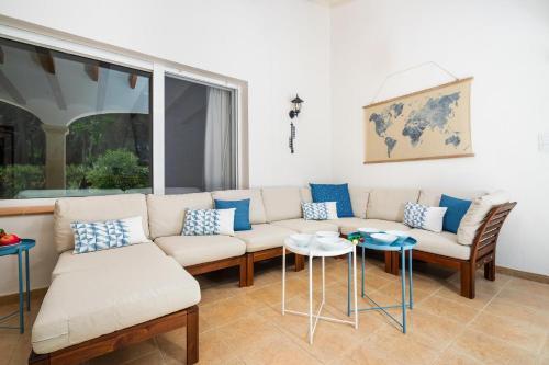 Xabia Villa Sleeps 4 With Pool Air Con And Wifi