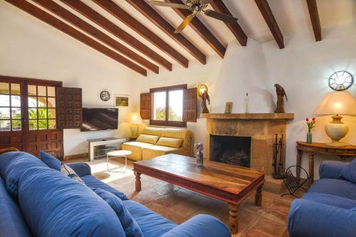 Xabia Villa Sleeps 18 With Pool And Free Wifi