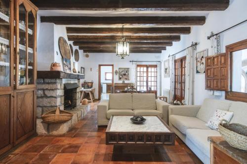 Xabia Villa Sleeps 6 With Pool And Air Con