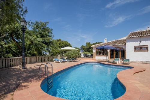 Xabia Villa Sleeps 6 With Pool And Air Con